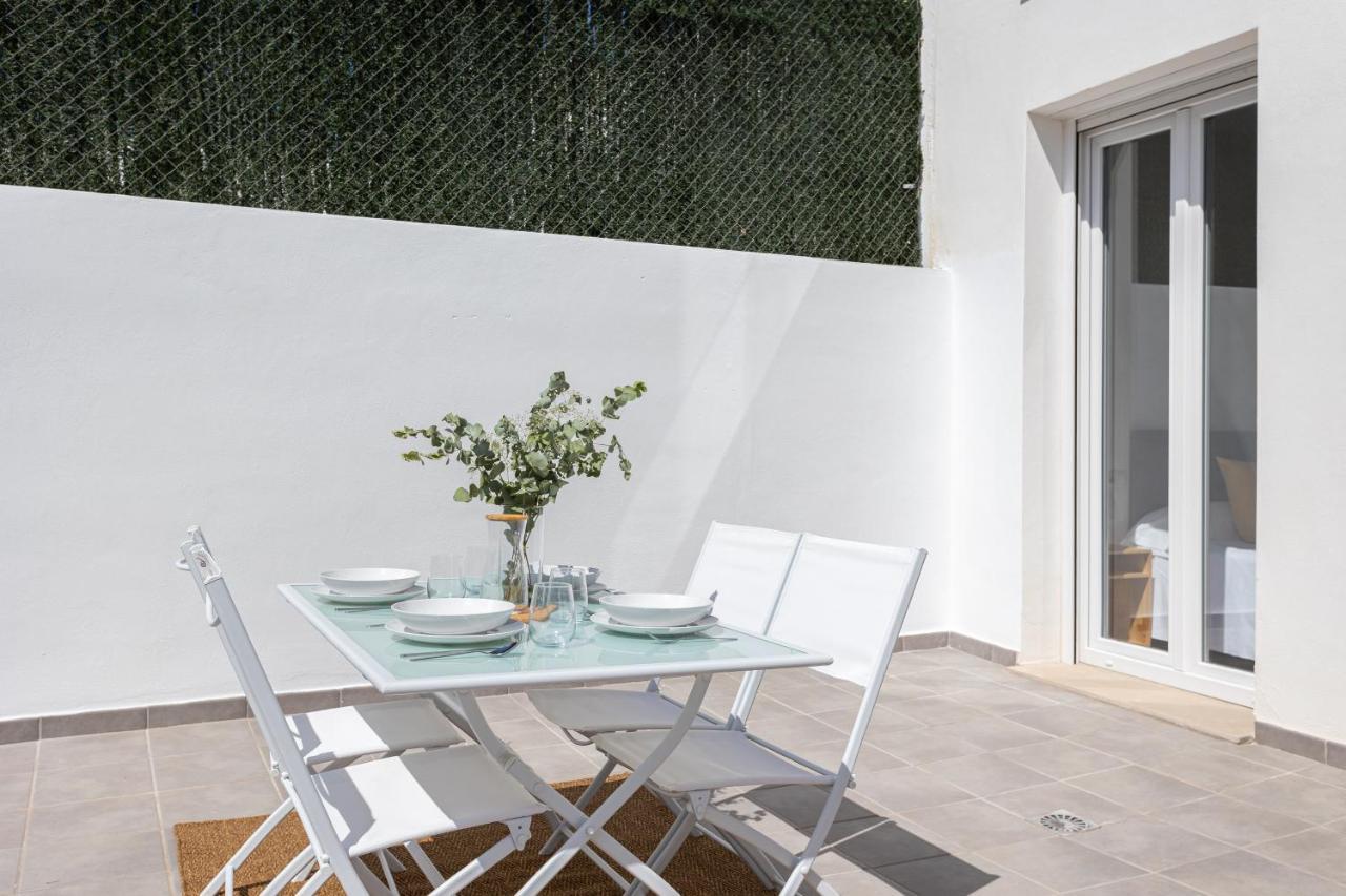 Apartamentos La Pelusa Málaga Dış mekan fotoğraf