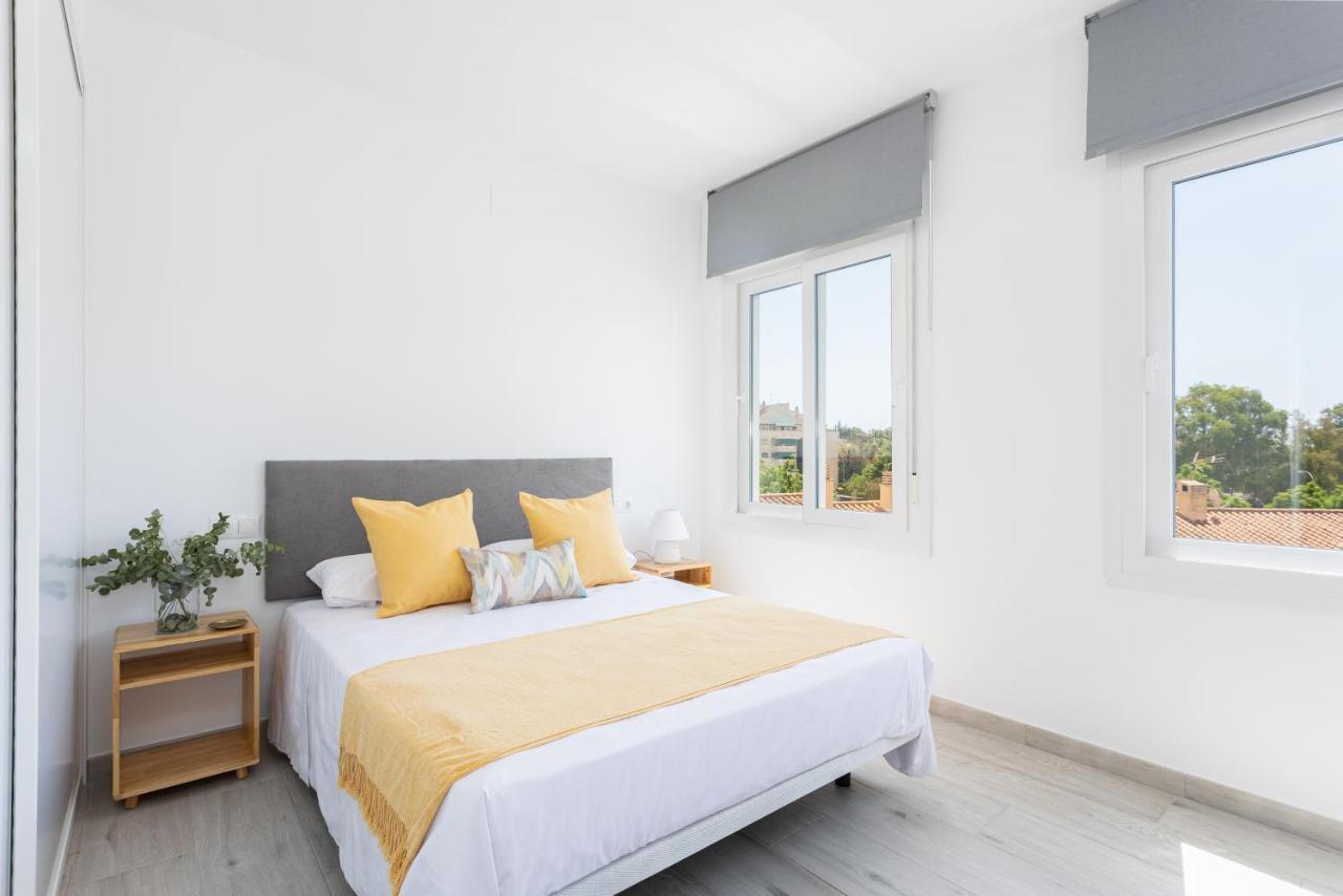 Apartamentos La Pelusa Málaga Dış mekan fotoğraf