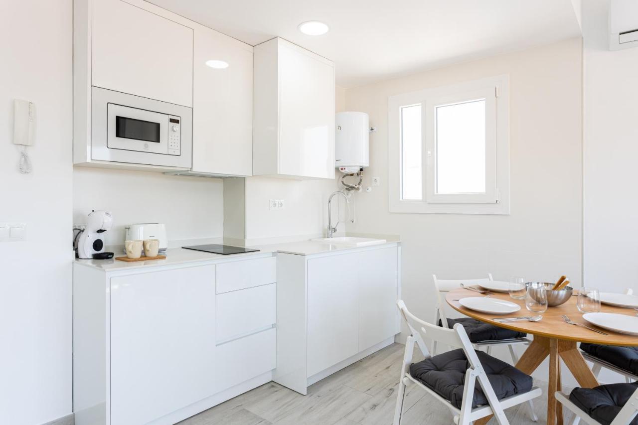 Apartamentos La Pelusa Málaga Dış mekan fotoğraf