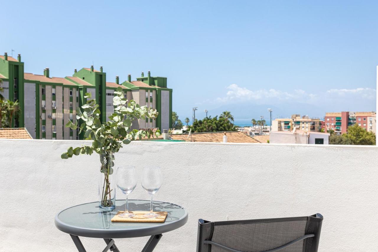 Apartamentos La Pelusa Málaga Dış mekan fotoğraf