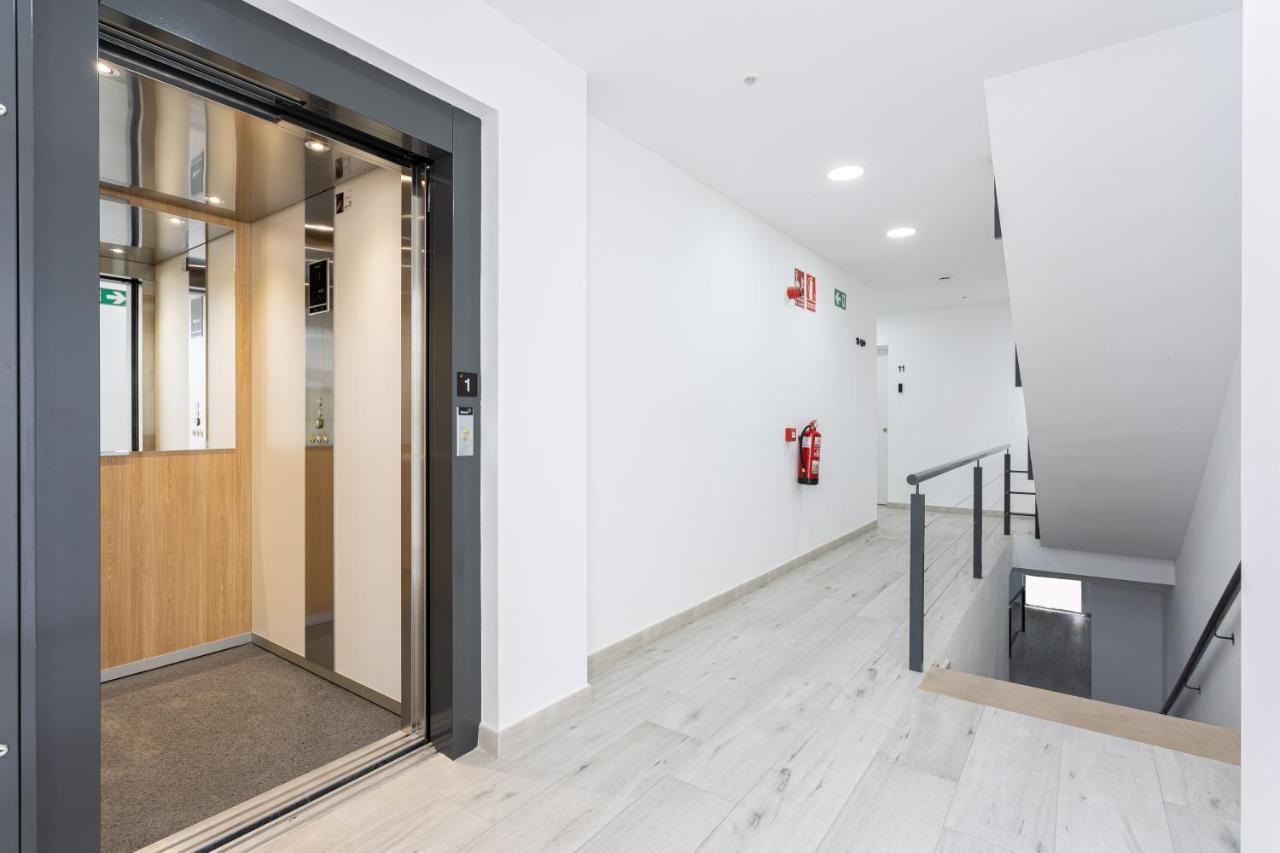 Apartamentos La Pelusa Málaga Dış mekan fotoğraf