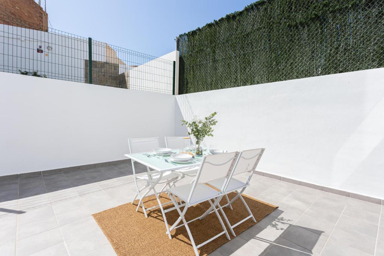 Apartamentos La Pelusa Málaga Dış mekan fotoğraf