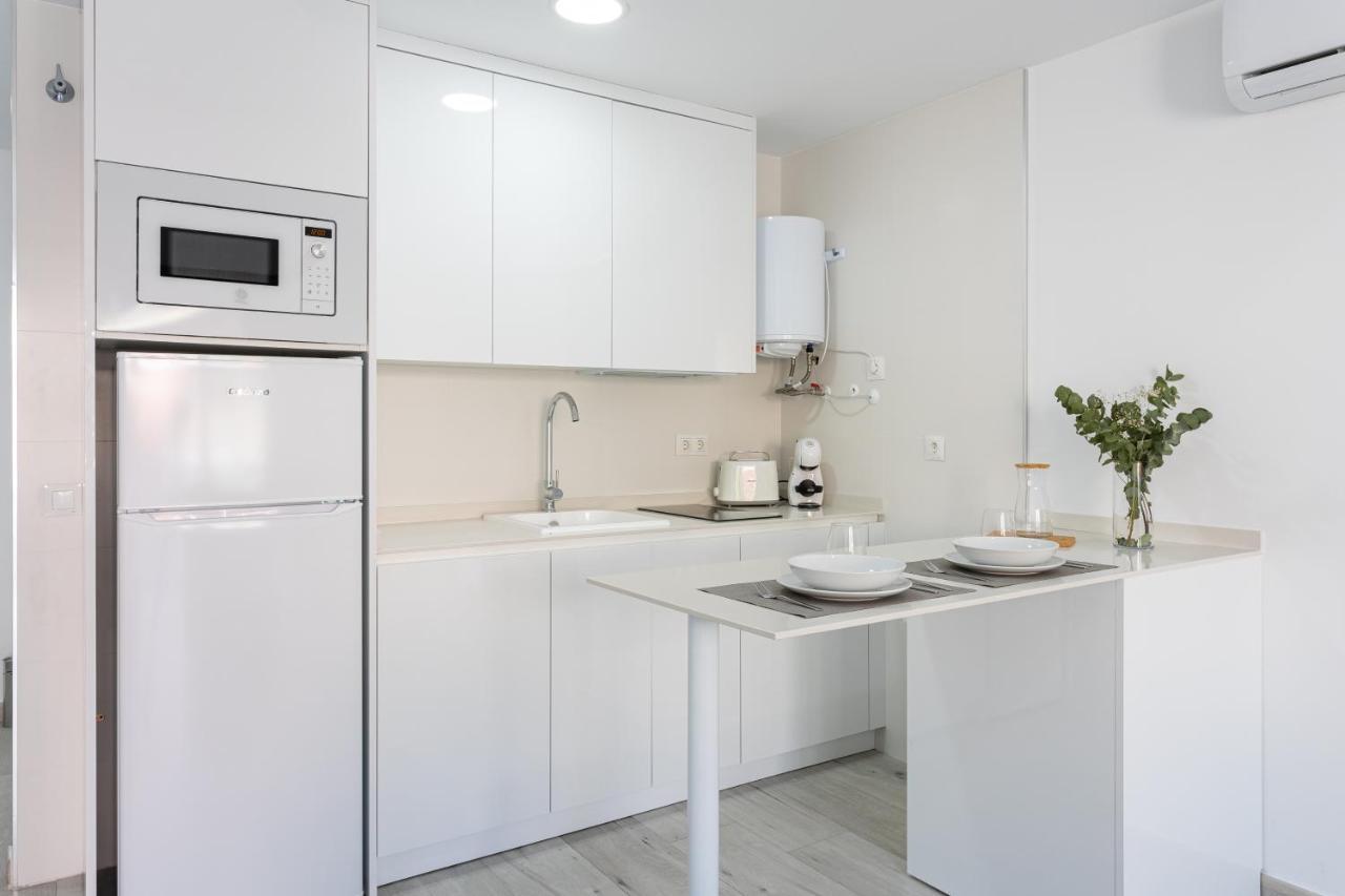 Apartamentos La Pelusa Málaga Dış mekan fotoğraf