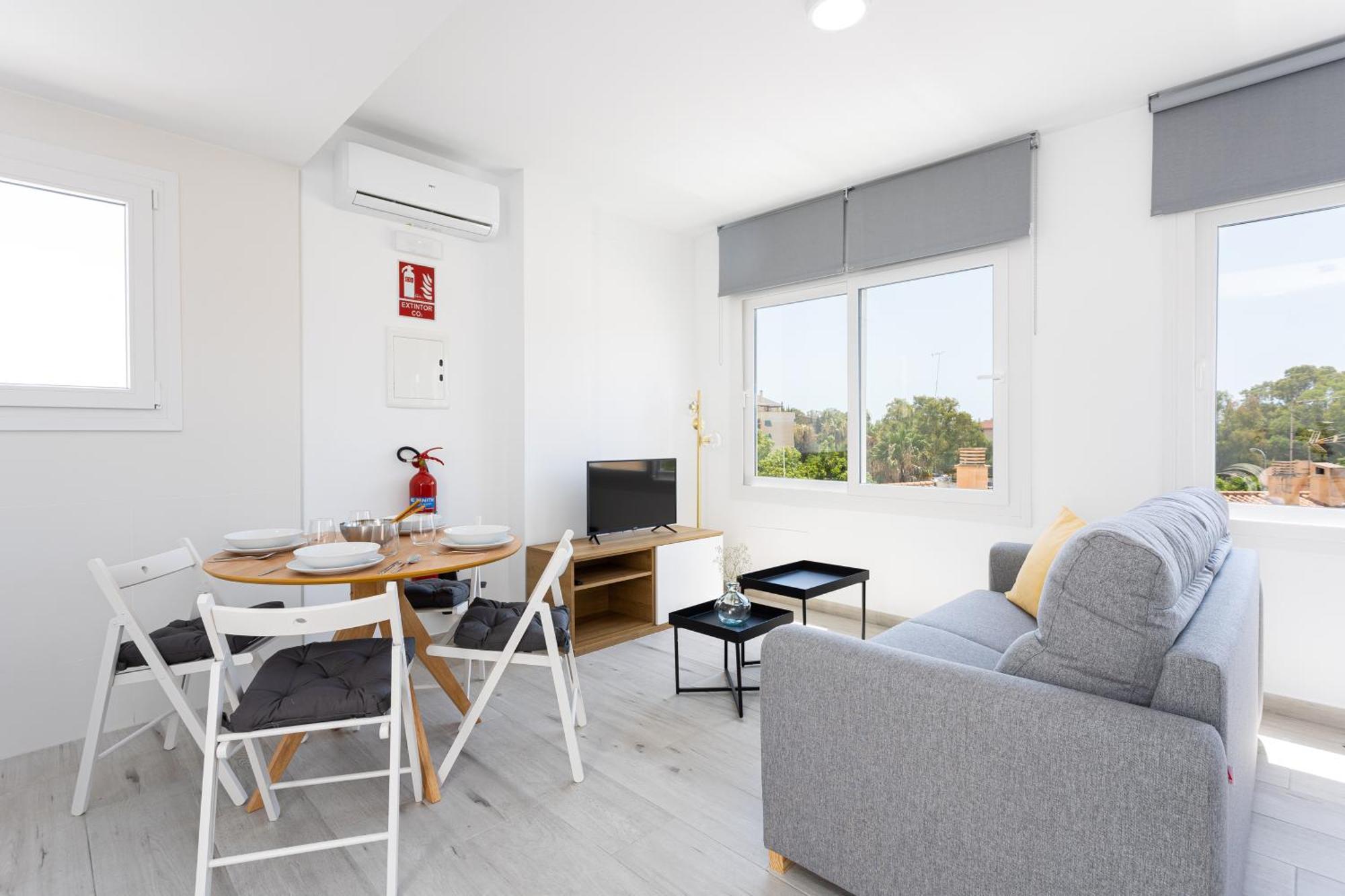 Apartamentos La Pelusa Málaga Oda fotoğraf